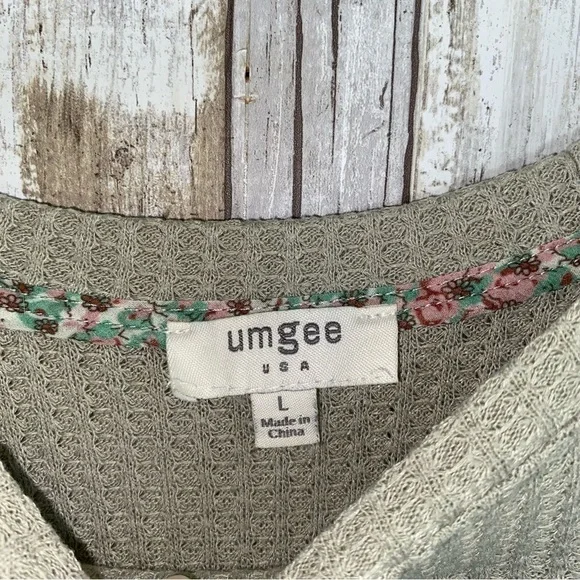 Umgee Oversized Peplum Paisley Sleeve Waffle Knit Blouse - Picture 5 of 5